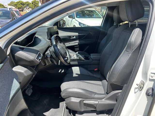 PEUGEOT 3008 ALLURE 1.5 BLUE HDI AUTO SPANISH LHD IN SPAIN 91000 MILES 2022